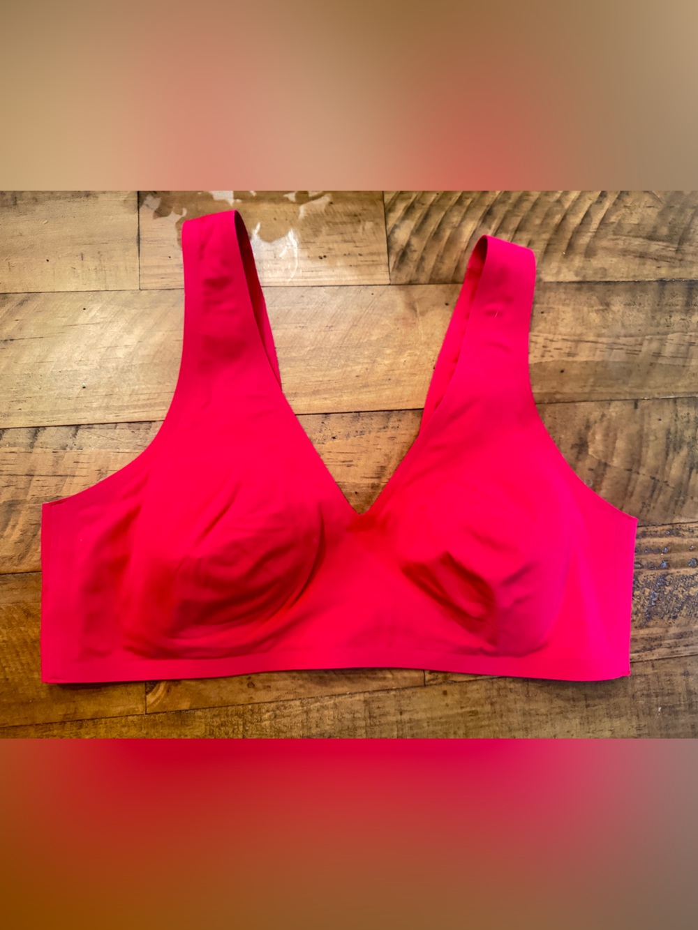 Victorias Secret Large Seamless Bright Red Wireless Bra. New without tags